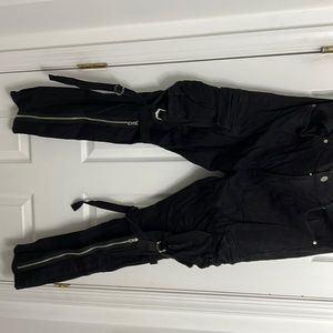 Skinny jeans with straps